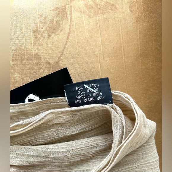 Cejon Semi Sheer Taupe/Tan/Khaki Scarf with Crochet Knotted Fringe- NWT - Picture 8 of 8